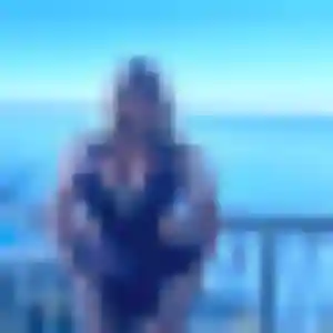 Esi, 32 ans, en ligne à Ambutrix pour une rencontre coquine