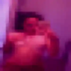 Gladys, 33 ans, en ligne à Antonne-et-Trigonant pour une rencontre coquine