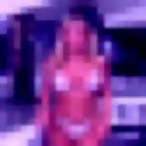 Charmante Régine, 29 ans à Bas-en-Basset - voir sa photo