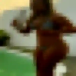 Yasmine, 35 ans, disponible à Baud pour un plan cul