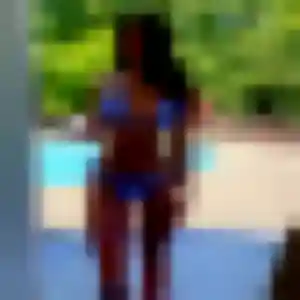 Adaeze, 45 ans, connectée à Blendecques pour un plan cul