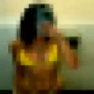 Yetunde, 23 ans, en ligne à Boissy-le-Châtel pour une rencontre coquine