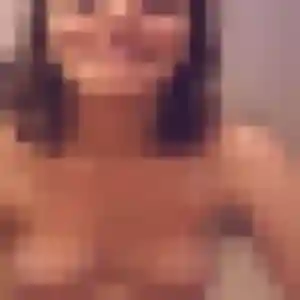 Amenan, femme de 28 ans propose plan cul à Bouillante