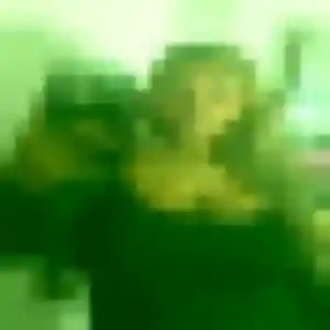 Charmante Élise, 30 ans à Bourgon - la contacter