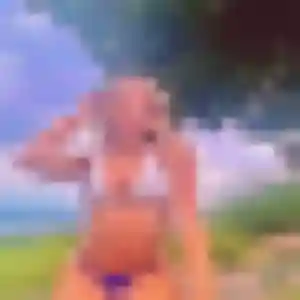 Paulette, 22 ans, en ligne à Breilly pour un plan cul