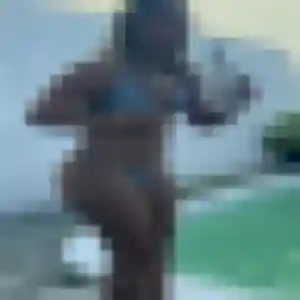 Efua, 32 ans, cherche un plan cul à Brette-les-Pins