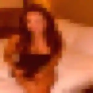 Sandrine, 32 ans, connectée à Bruc-sur-Aff pour un plan cul