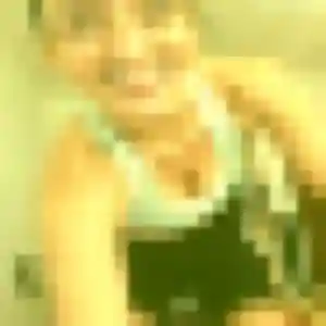 Malika, 26 ans, en ligne à Carignan-de-Bordeaux pour une rencontre coquine