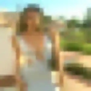 Rejoins Kelly, 28 ans à Castres-Gironde en privé