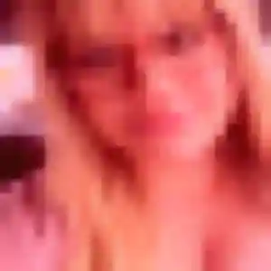 Afi, fille de 27 ans propose plan cul à Caudan