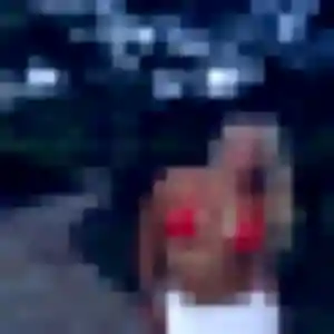 Divine, fille de 35 ans cherche plan cul à Chamelet