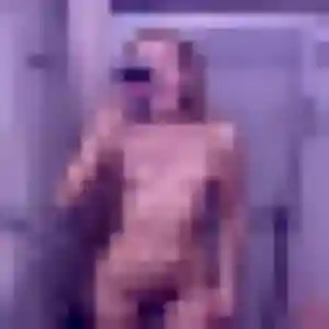 Ursula, 23 ans, dispo pour plan cul à Chanoz-Châtenay