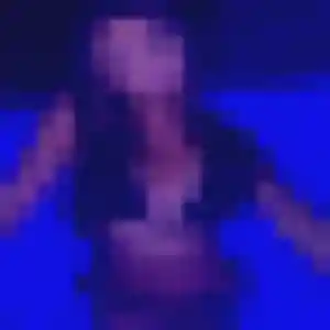 Sexy Oluchi, 27 ans à Commelle-Vernay - la contacter