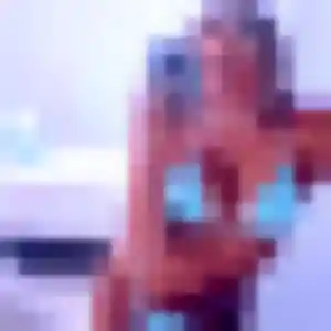 Contacte Adélaïde, 27 ans à Corbonod en privé