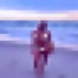 Contacte Adjoavi, 34 ans à Dohem en privé