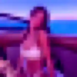 Rachel, 25 ans, connectée à Écrosnes pour une rencontre coquine