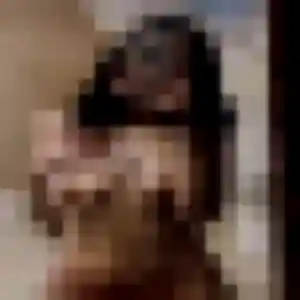 Sexy Gnilane, 24 ans à Elven - la contacter