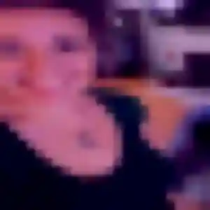 Élise, 23 ans, connectée à Etting pour une rencontre coquine