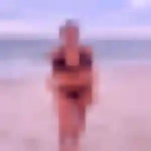 Tatu, femme de 23 ans propose plan cul à Gennes-Longuefuye