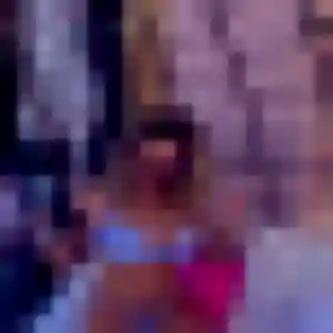Rebecca, 31 ans, en ligne à Guyancourt pour une rencontre coquine