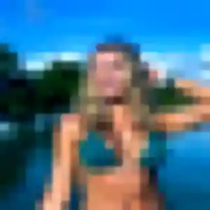 Nicole, femme de 22 ans propose plan cul à Hières-sur-Amby