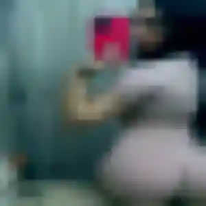 Salomé, fille de 23 ans propose plan cul à Houdan