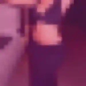 Laura (23 ans) à Jouy-en-Josas attend une rencontre ce soir