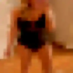 Photo de Adélaïde à La Bazouge-du-Désert (28 ans) - plan cul anonyme