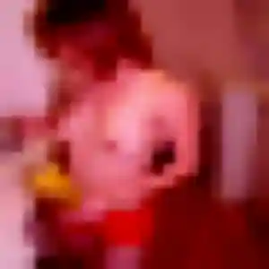 Rejoins Akua, 29 ans à La Chapelle-sur-Aveyron en privé