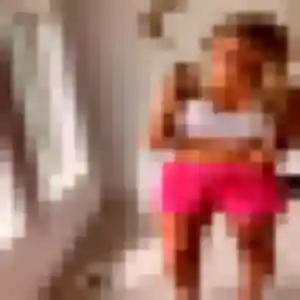 Awa, fille de 24 ans cherche plan cul à Laroche-Saint-Cydroine