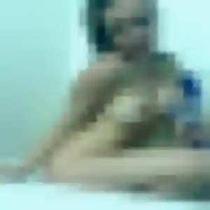 Khoudia, 23 ans, connectée à Le Gué-de-Longroi pour une rencontre coquine