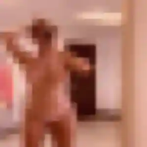 Photo exclusive de Latifa, 22 ans à Leigné-les-Bois - rencontre sans lendemain