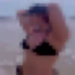 Élise, 24 ans, connectée à Les Authieux-sur-le-Port-Saint-Ouen pour un plan cul