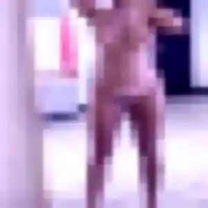 Photo de Salma à Lieurey (44 ans) - plan cul anonyme