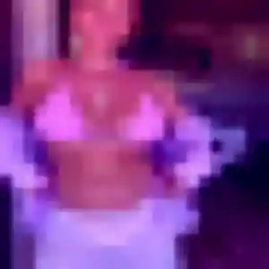 Karima, 22 ans, connectée à Livré-la-Touche pour une rencontre coquine