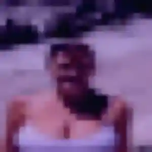 Adeola, 36 ans, en ligne à Longessaigne pour une rencontre coquine