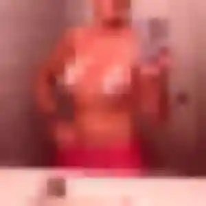 Contacte Akua, 45 ans à Lorrez-le-Bocage-Préaux gratuitement