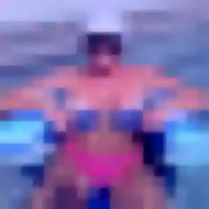 Aminata, 35 ans, disponible à Louzy pour un plan cul