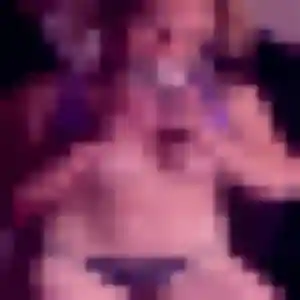 Suzanne, femme de 32 ans cherche plan cul à Magny-les-Hameaux