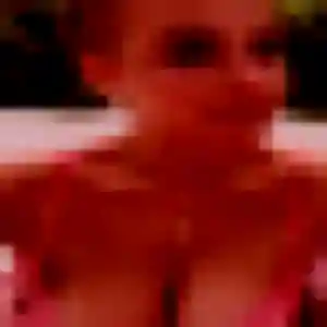 Adeline, femme de 26 ans cherche plan cul à Merlevenez