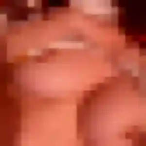 Tiffany, 23 ans, connectée à Montgermont pour une rencontre coquine