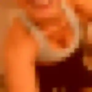 Rejoins Malika, 28 ans à Mouvaux en privé
