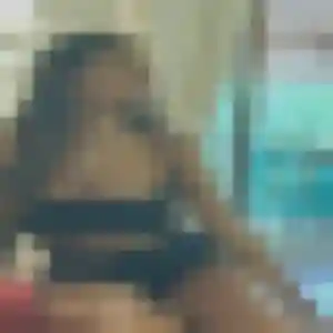 Yankuba, 26 ans, connectée à Nant pour une rencontre coquine