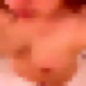 Gathoni, 34 ans, connectée à Neauphle-le-Vieux pour une rencontre coquine