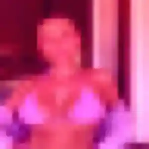 Michèle, 37 ans, connectée à Oulins pour une rencontre coquine