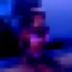 Aurore, 26 ans, connectée à Paule pour une rencontre coquine