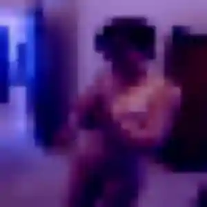 Solène, 25 ans, en ligne à Pessat-Villeneuve pour une rencontre coquine