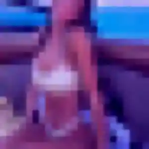 Photo de Laetitia à Ploëzal (31 ans) - plan cul anonyme