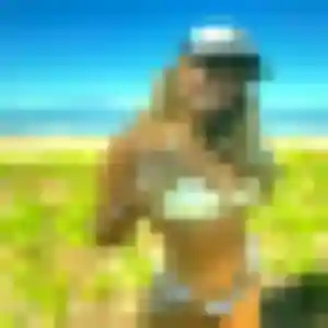 Photo privée de Hawa, 23 ans à Pouillé-les-Côteaux - rencontre coquine