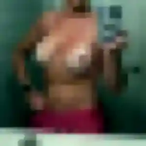 Coumba (42 ans) à Quiberon cherche un plan cul rapidement
